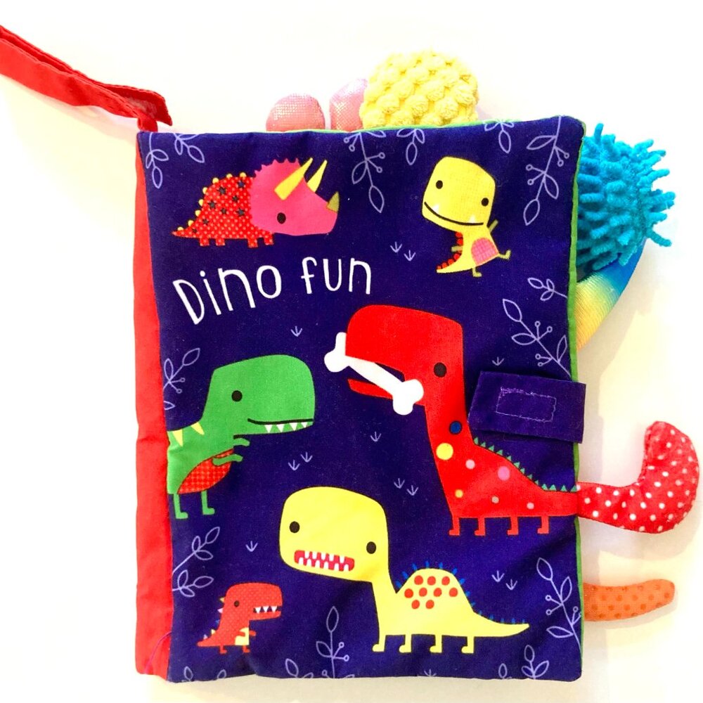 BUNDLE: Cloth books & lovey blanket for infants 3M+ - Picture 4 of 16